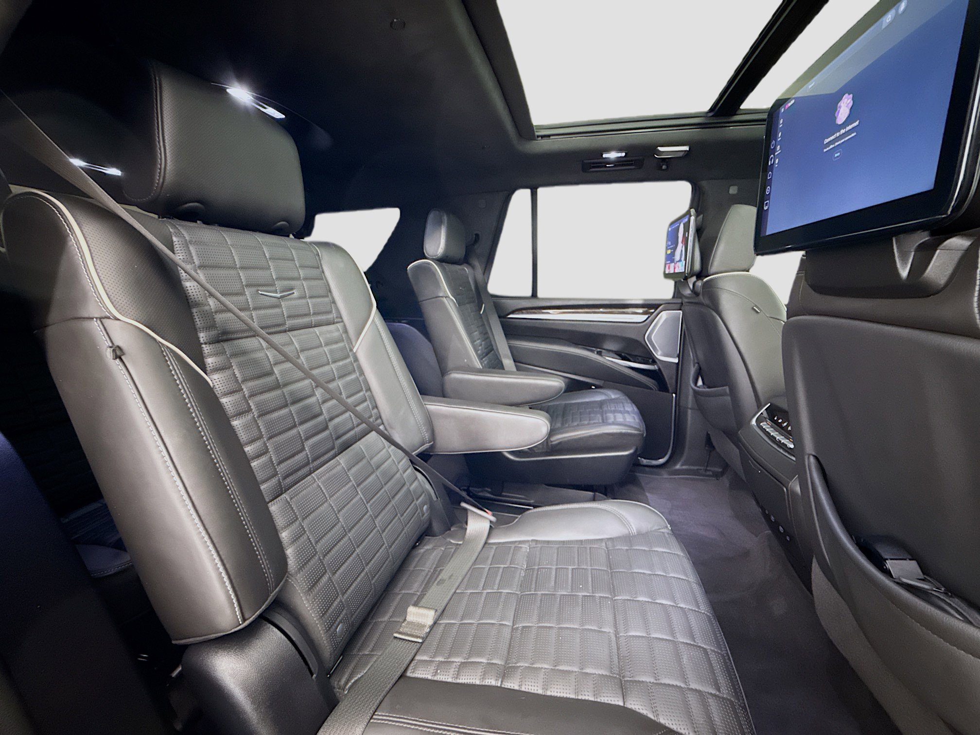 Used 2025 Cadillac Escalade Sport Platinum w/ LPO, ONYX Package image 31