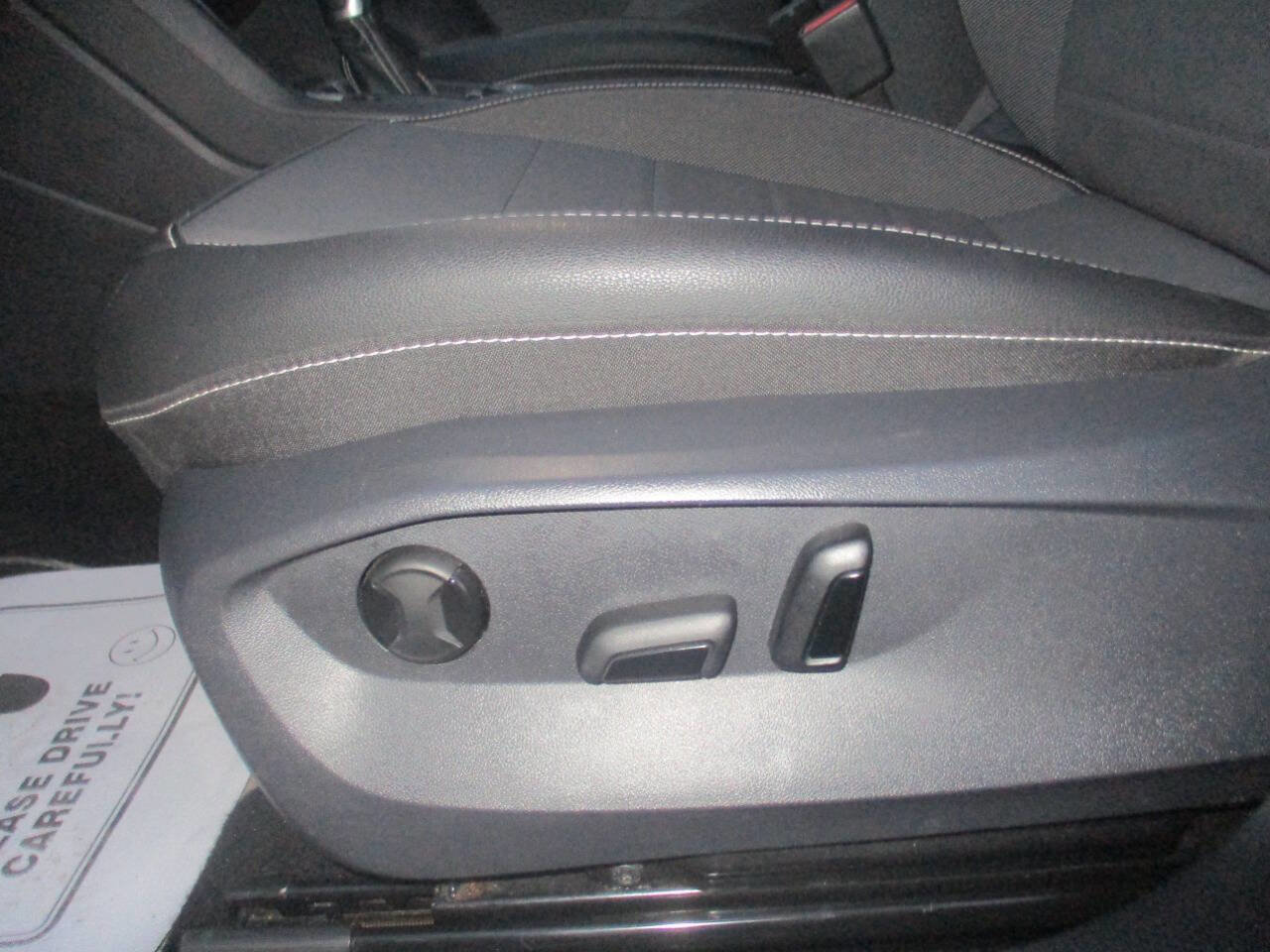 Used 2023 Volkswagen Taos SE image 14