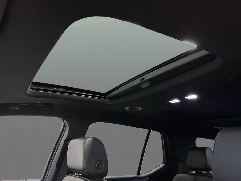 Used 2022 Chevrolet Traverse RS w/ LPO, "Hit The Road" Package image 18