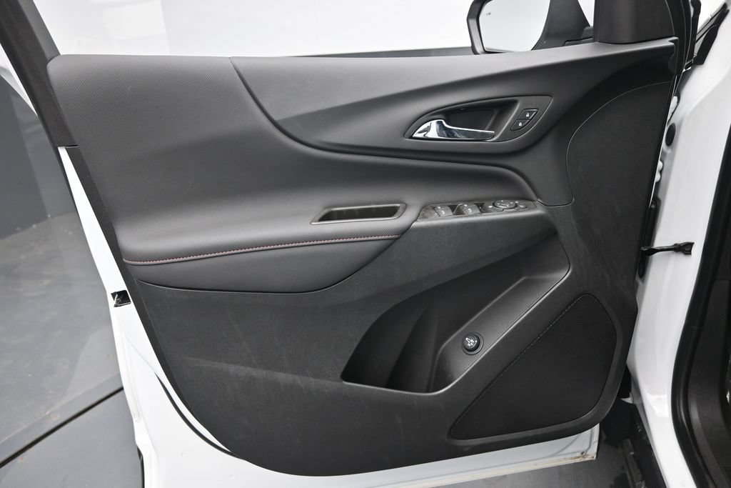 Used 2024 Chevrolet Equinox RS FWD image 24
