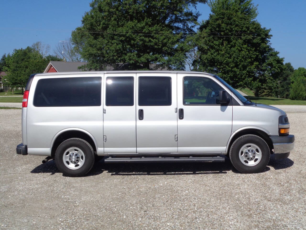 Used 2018 Chevrolet Express 2500 LT w/ LT Preferred Equipment Group RWD image 5