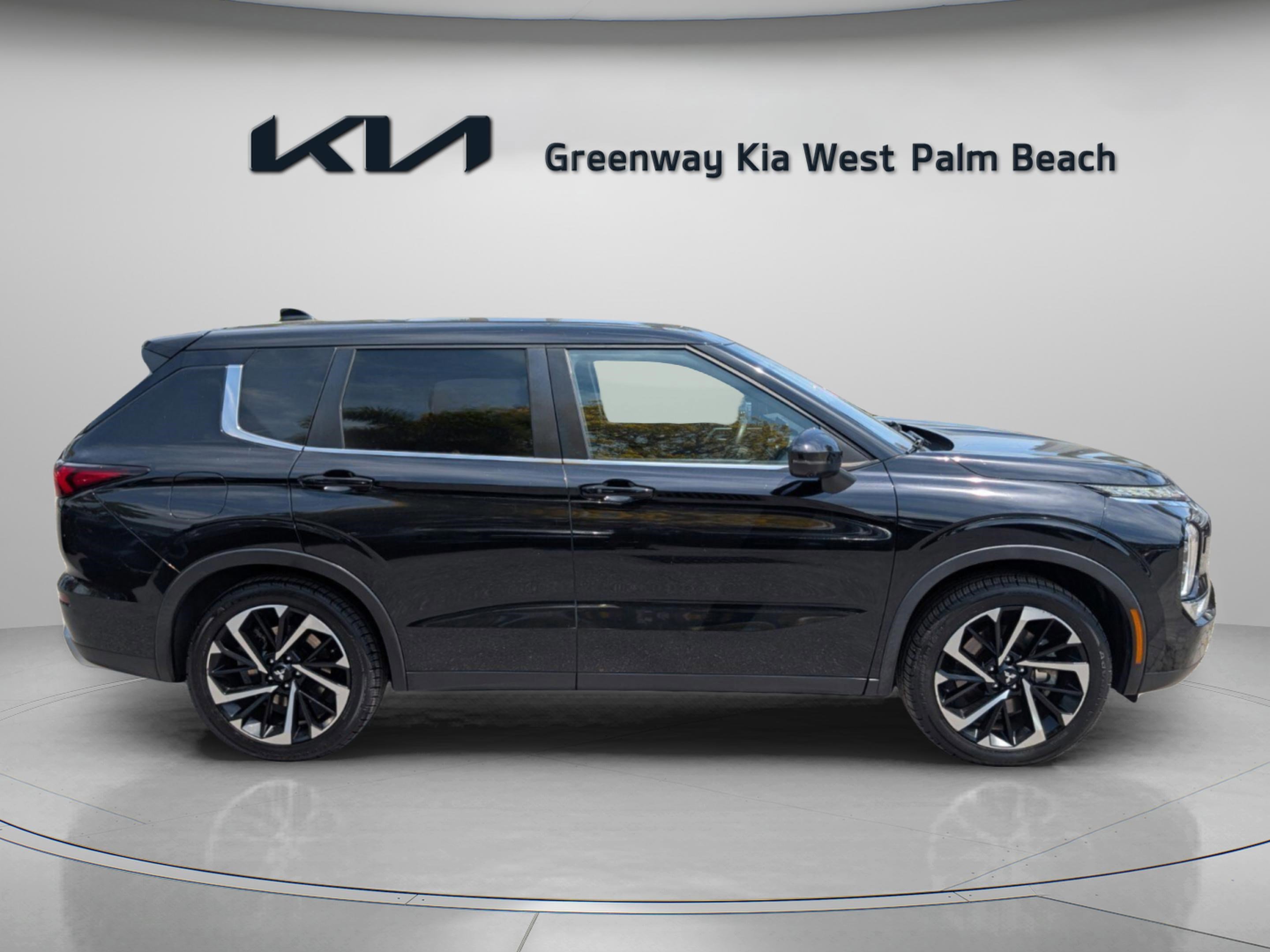 Used 2022 Mitsubishi Outlander SE AWD/4WD image 8