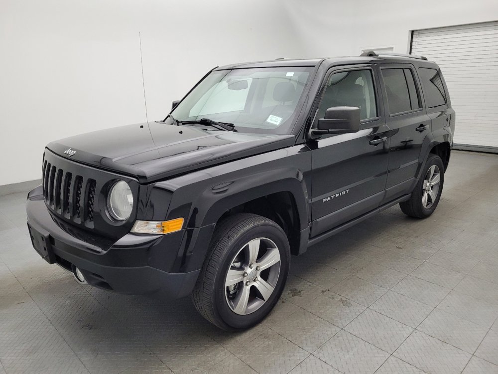 Used 2017 Jeep Patriot High Altitude image 2