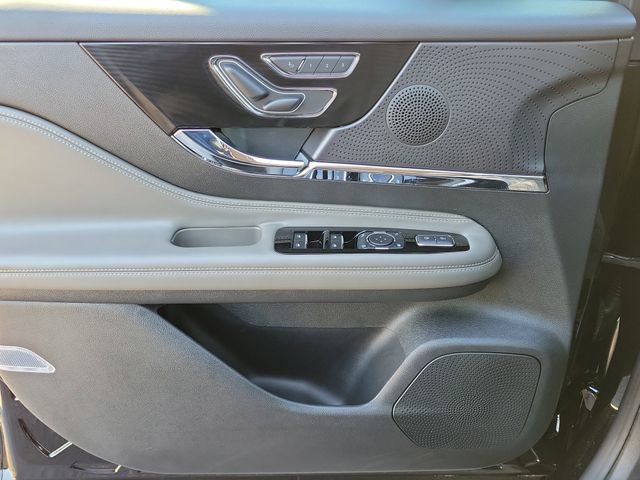 Certified 2024 Lincoln Corsair FWD image 24