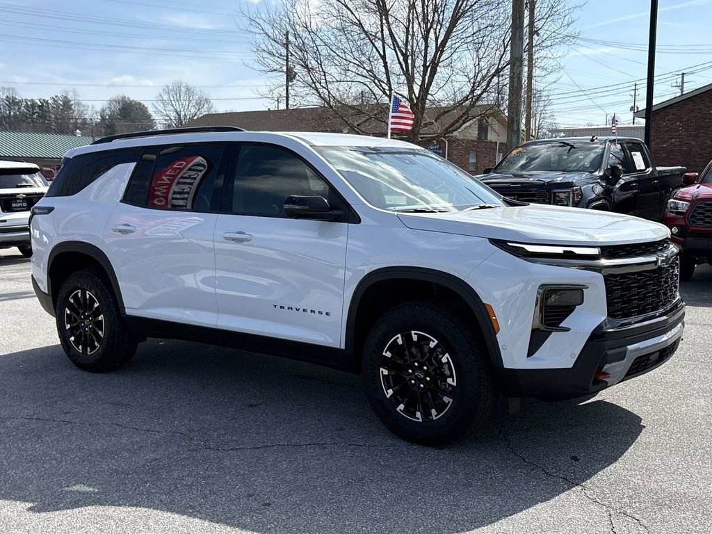 New 2026 Chevrolet Traverse Z71 w/ Enhanced Driving Package image 2