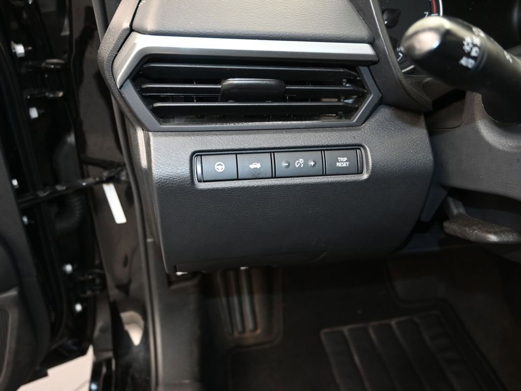 Certified 2022 Nissan Altima 2.5 SV w/ SV Premium Package FWD image 12