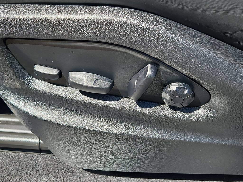 Certified 2025 Porsche Cayenne Coupe AWD/4WD image 29
