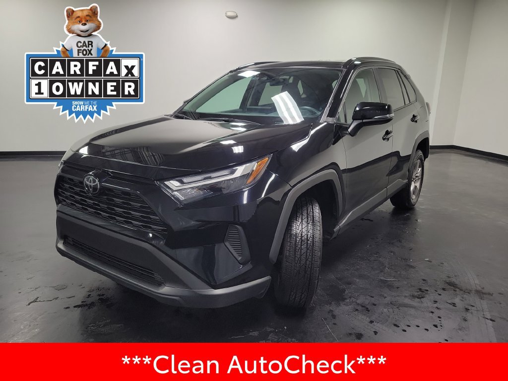 Used 2025 Toyota RAV4 XLE w/ Convenience Package AWD/4WD image 4