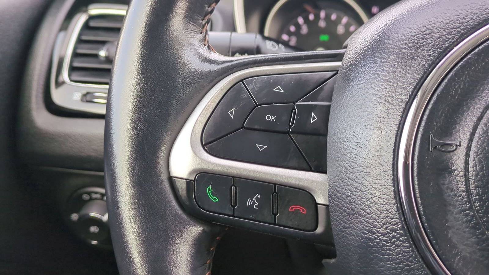 Used 2020 Jeep Compass Limited image 24