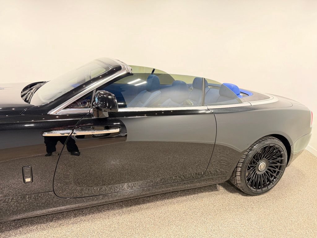Used 2019 Rolls-Royce Dawn RWD image 10