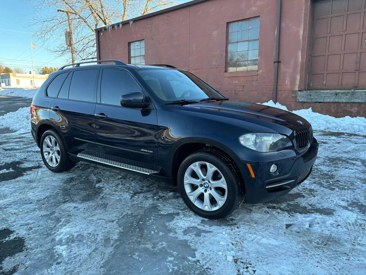 Used 2009 BMW X5 xDrive48i w/ Sport Pkg image 1