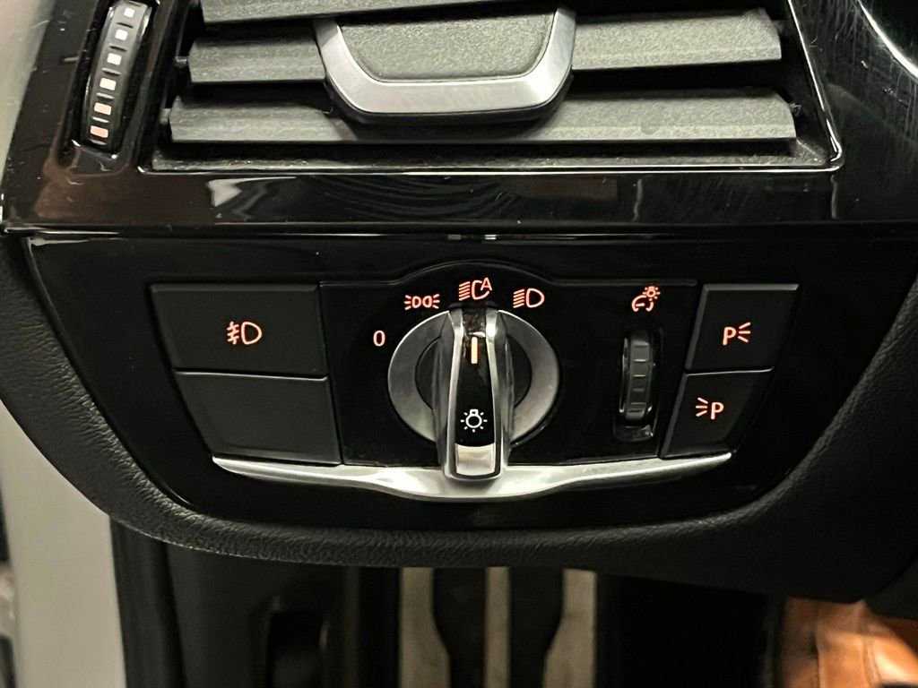 Used 2018 BMW 530i xDrive AWD/4WD image 17