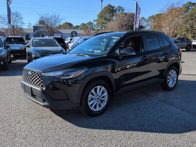 Used 2023 Toyota Corolla Cross LE image 7