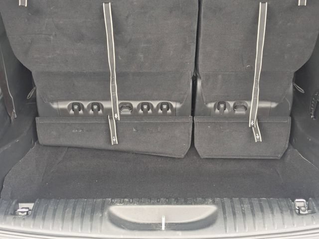 Used 2025 Chrysler Pacifica Limited FWD image 8