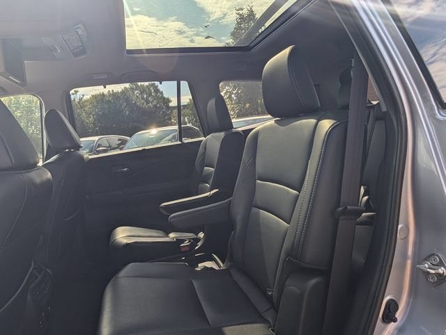 Used 2017 Honda Pilot Elite image 16