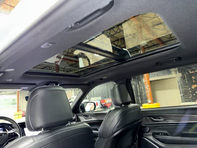 Used 2021 Jeep Grand Cherokee L Overland AWD/4WD image 26