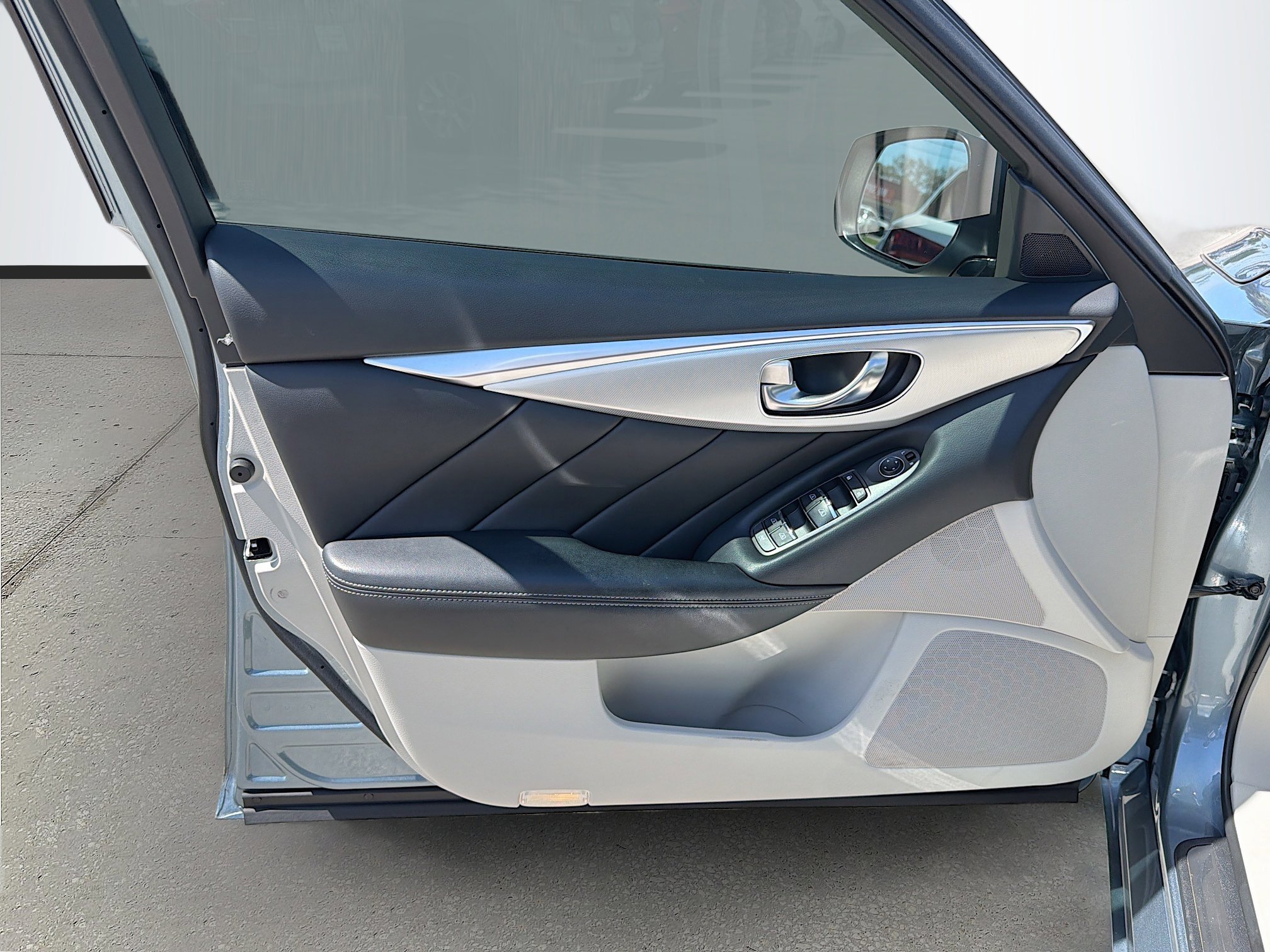 Used 2019 INFINITI Q50 Luxe w/ Essential Package (3.0T Luxe) image 21