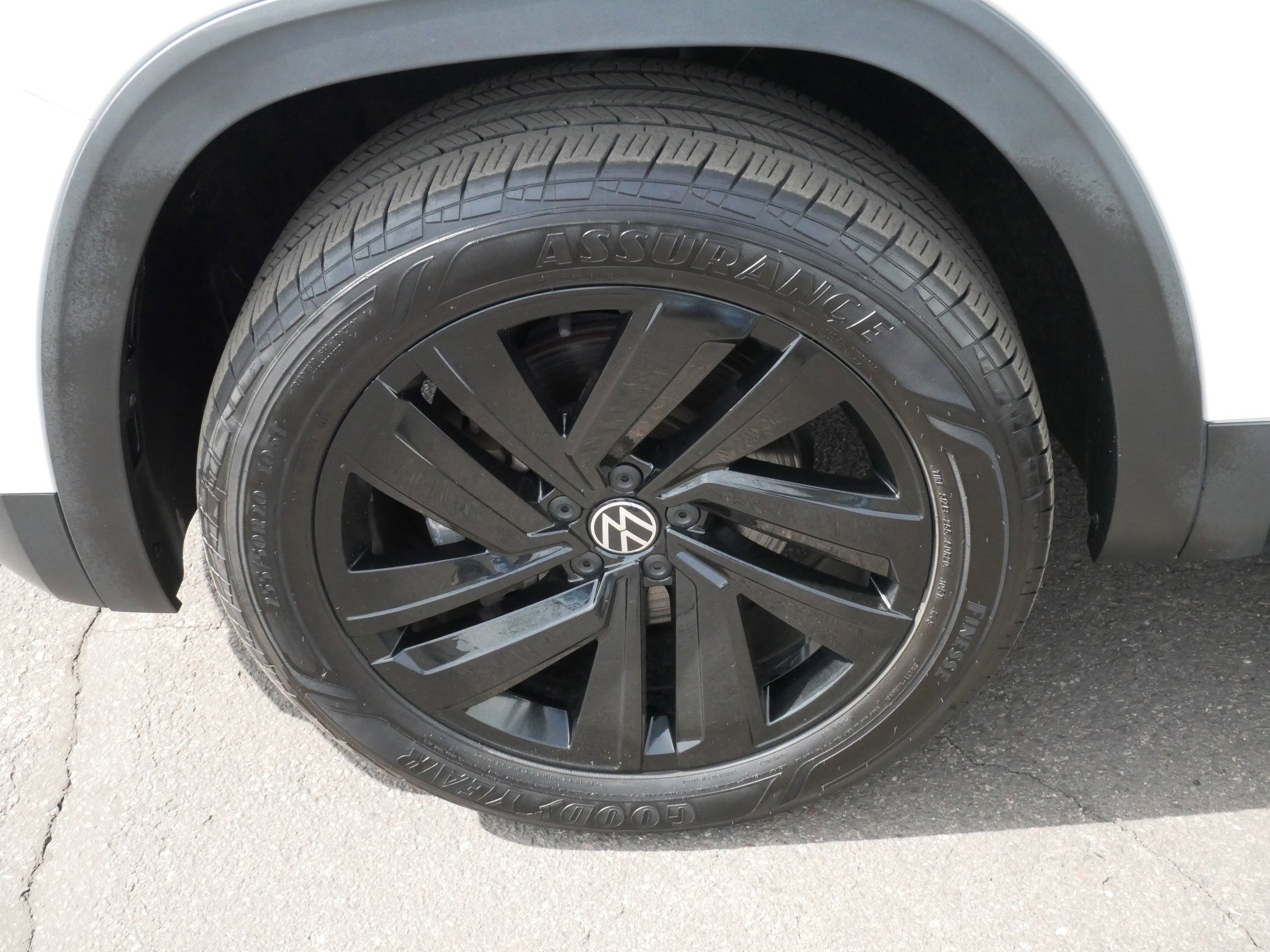 Certified 2023 Volkswagen Atlas Cross Sport SE w/ Black Wheel Package AWD/4WD image 15