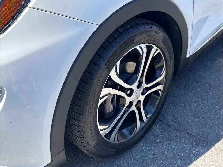 Used 2018 Chevrolet Bolt Premier w/ Infotainment Package FWD image 18