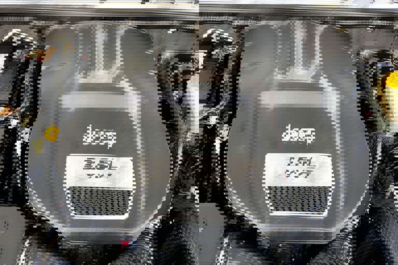 Used 2012 Jeep Wrangler Freedom Edition image 31