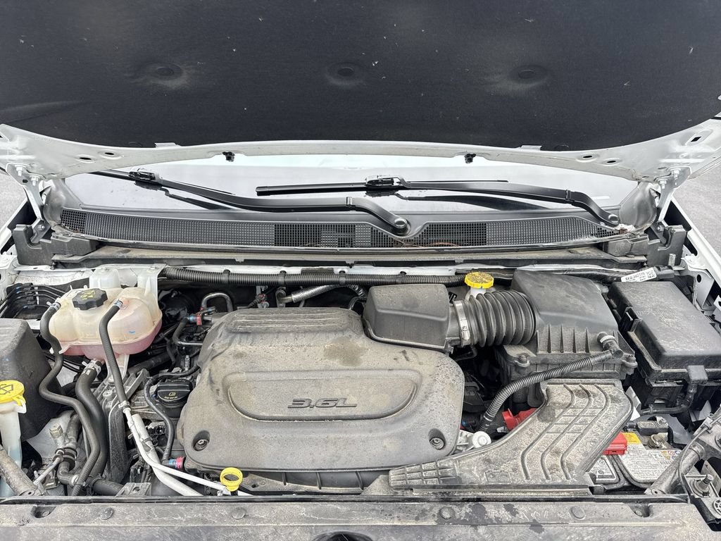 Used 2024 Chrysler Pacifica Touring-L AWD/4WD image 25