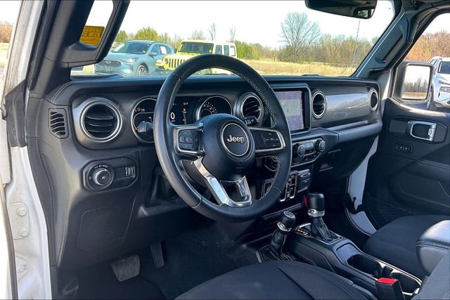 Used 2023 Jeep Wrangler Unlimited Sahara AWD/4WD image 17