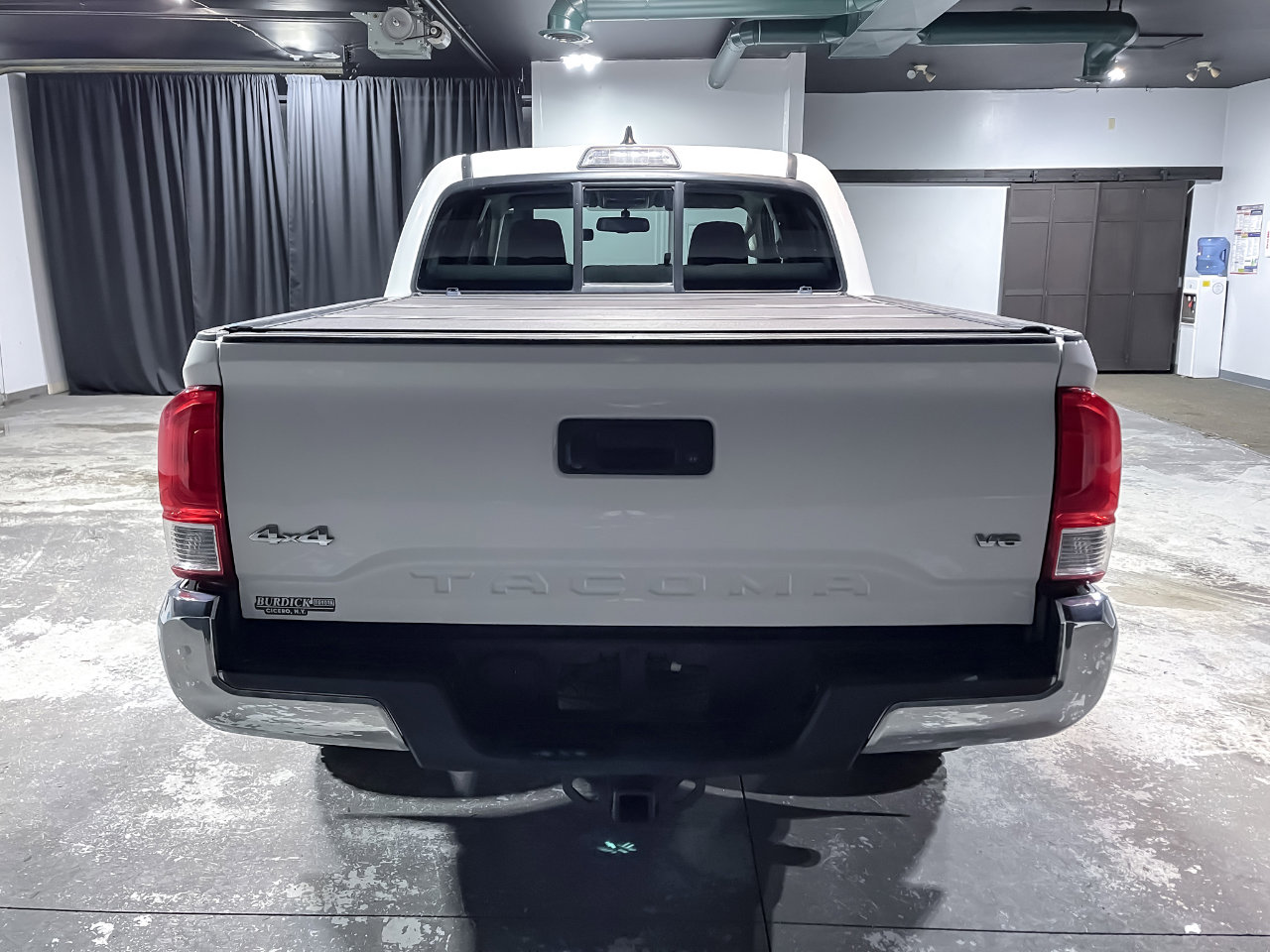 Used 2017 Toyota Tacoma TRD Off-Road image 7