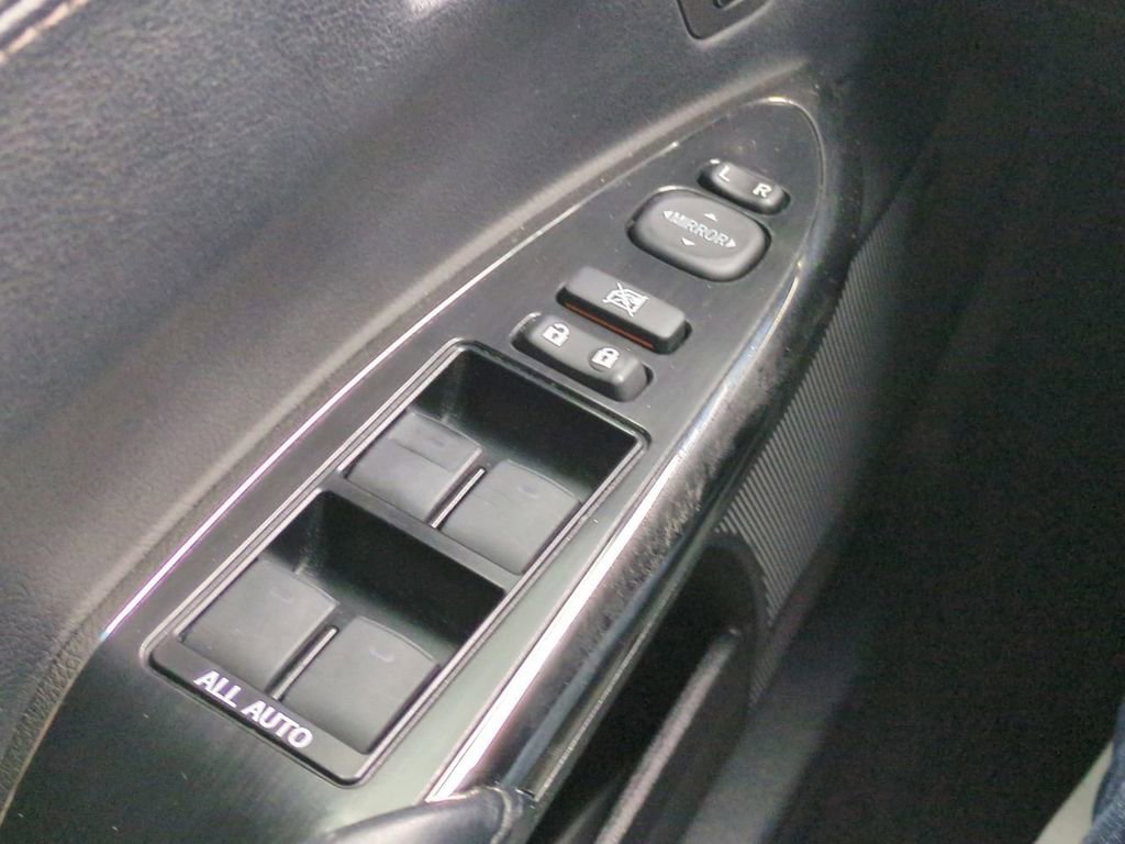 Used 2015 Toyota Avalon Limited image 25