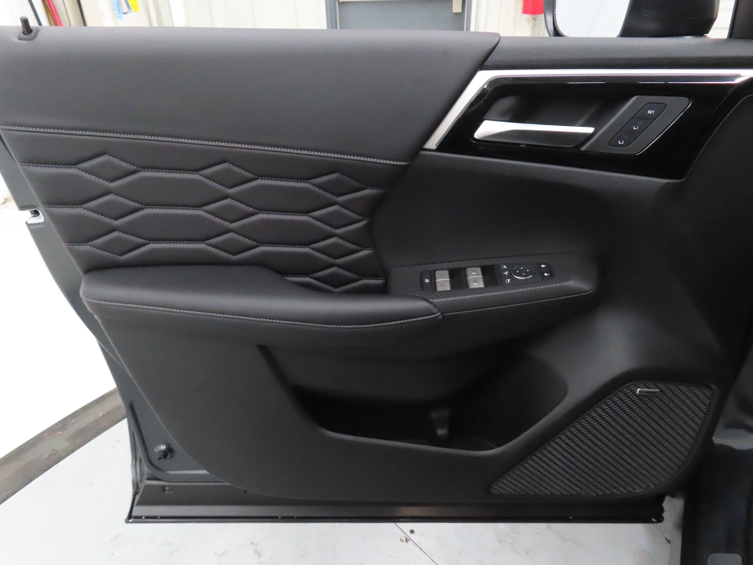 New 2026 Mitsubishi Outlander SEL image 9