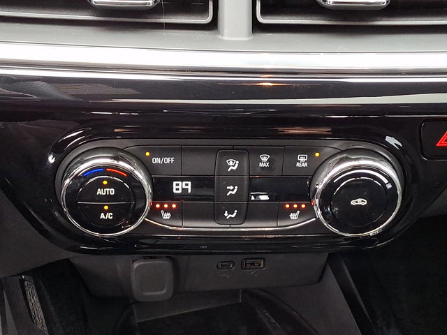 Used 2025 Chevrolet Trax RS w/ Sunroof Package image 16