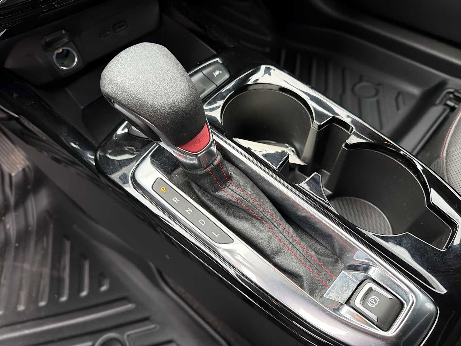 Certified 2025 Chevrolet Trax RS w/ Driver Confidence Package image 15