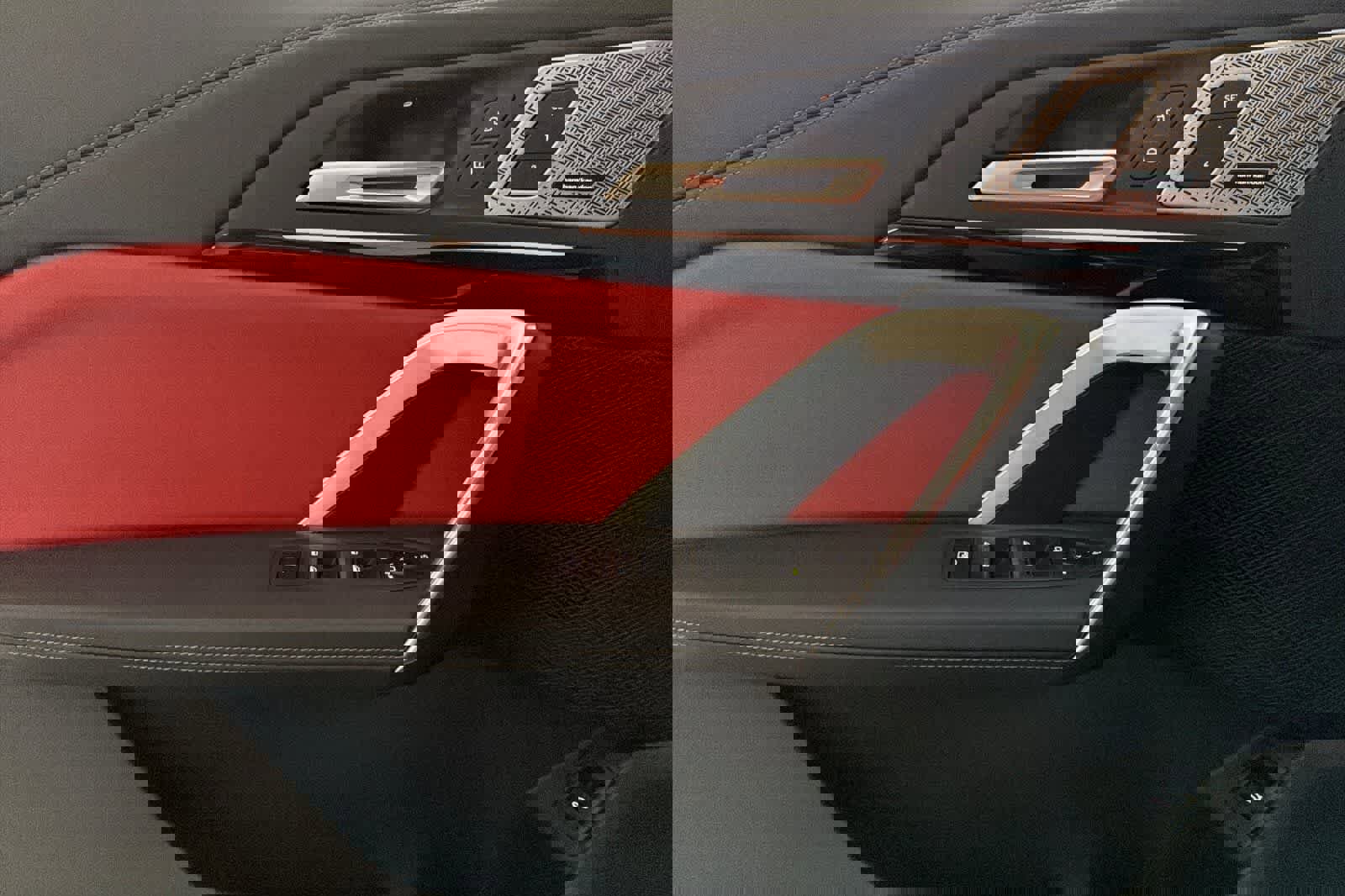 Used 2025 BMW X2 xDrive28i w/ M Sport Package image 12