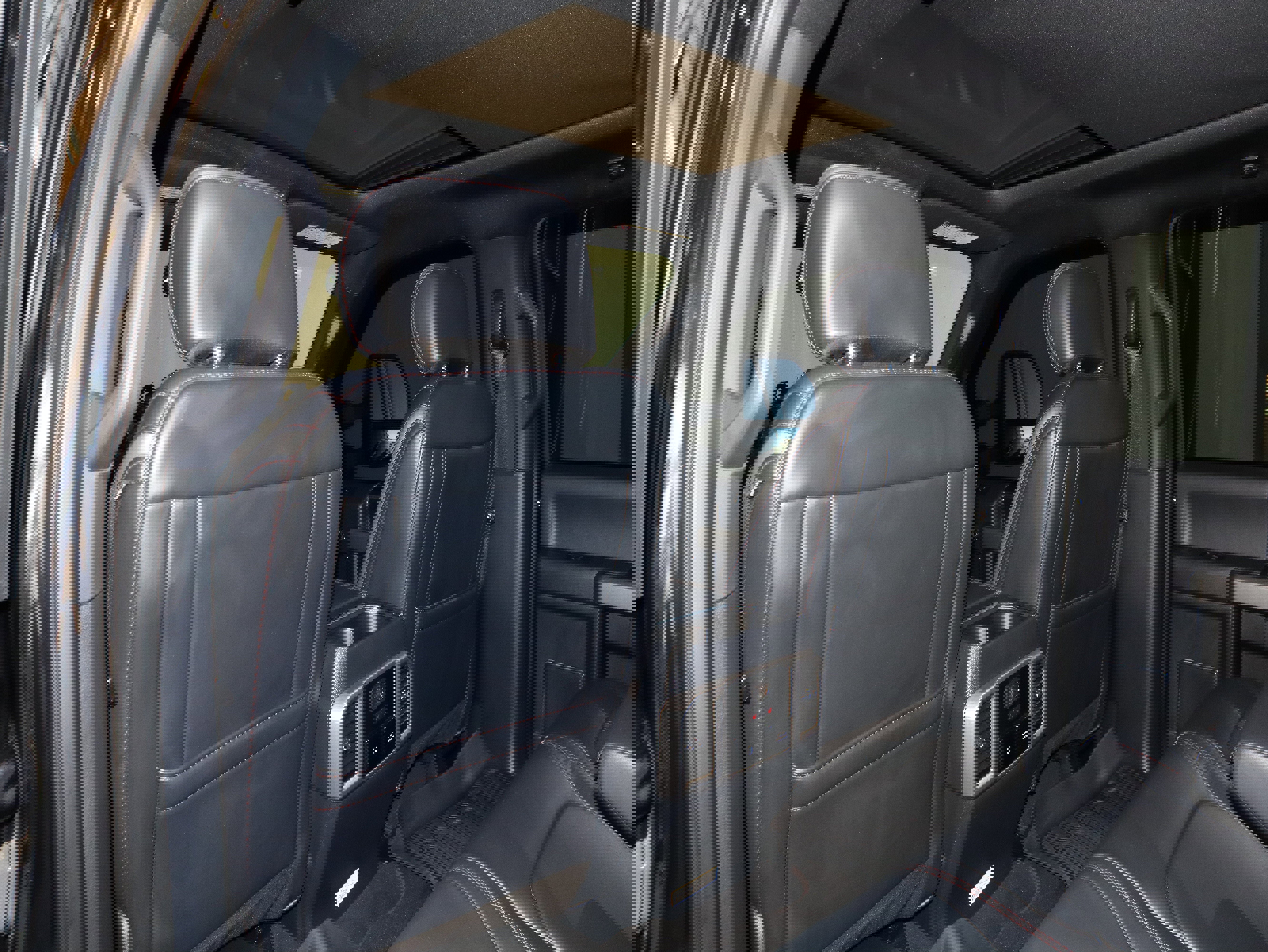 Used 2022 Ford F350 Platinum w/ Tremor Off-Road Package image 38