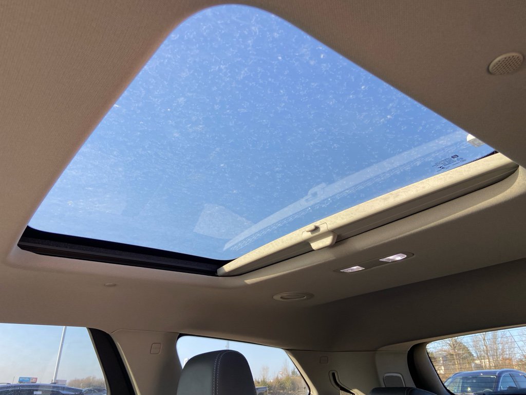 Used 2020 Buick Enclave Premium w/ Sun and Sites Package image 10