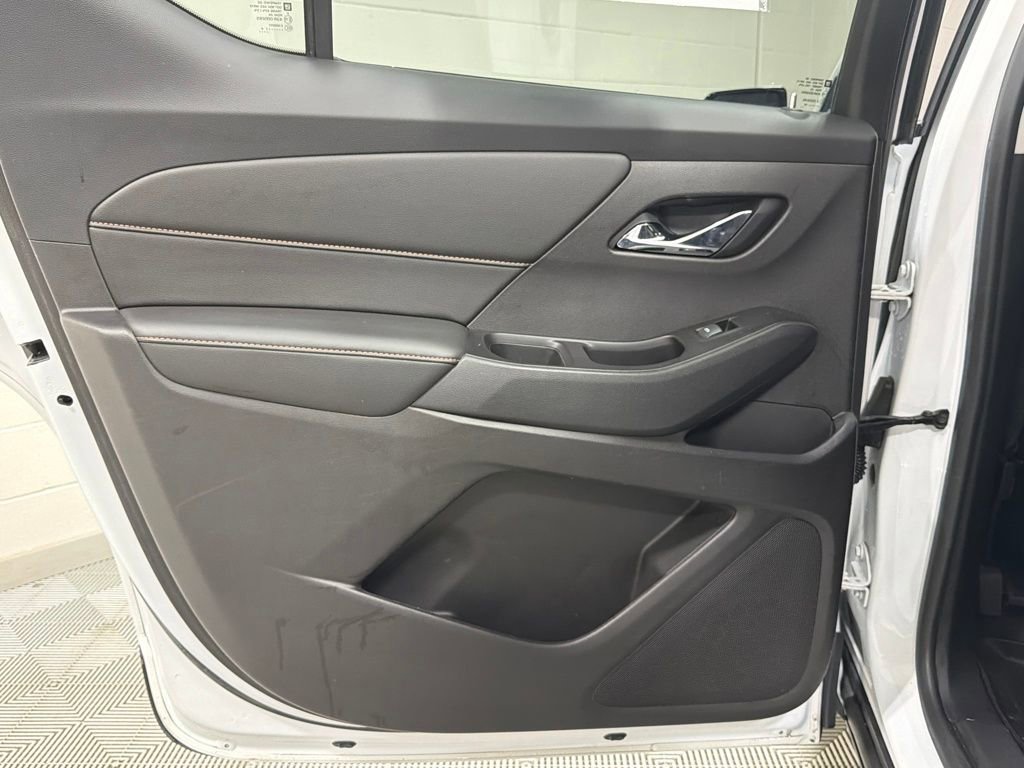 Used 2018 Chevrolet Traverse LT image 24