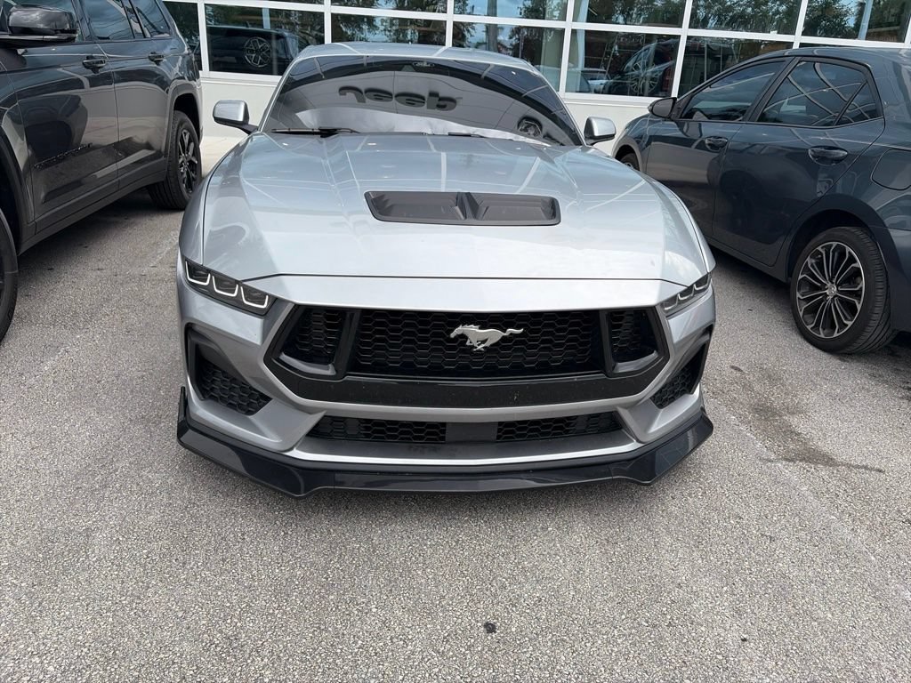 Used 2024 Ford Mustang GT RWD image 3