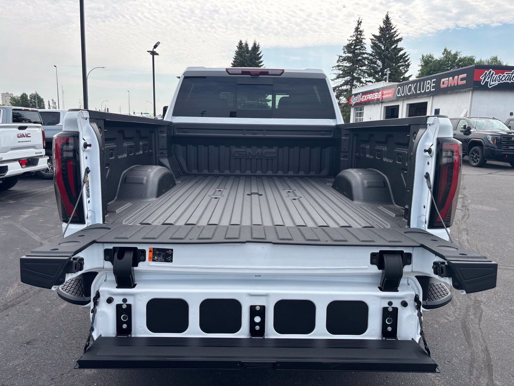 New 2026 GMC Sierra 3500 AT4 w/ AT4 Premium Plus Package AWD/4WD image 31