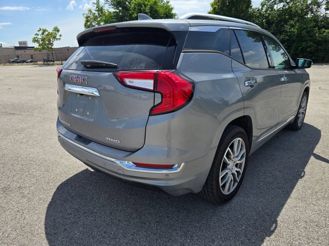 Used 2023 GMC Terrain Denali w/ Denali Premium Package AWD/4WD image 3