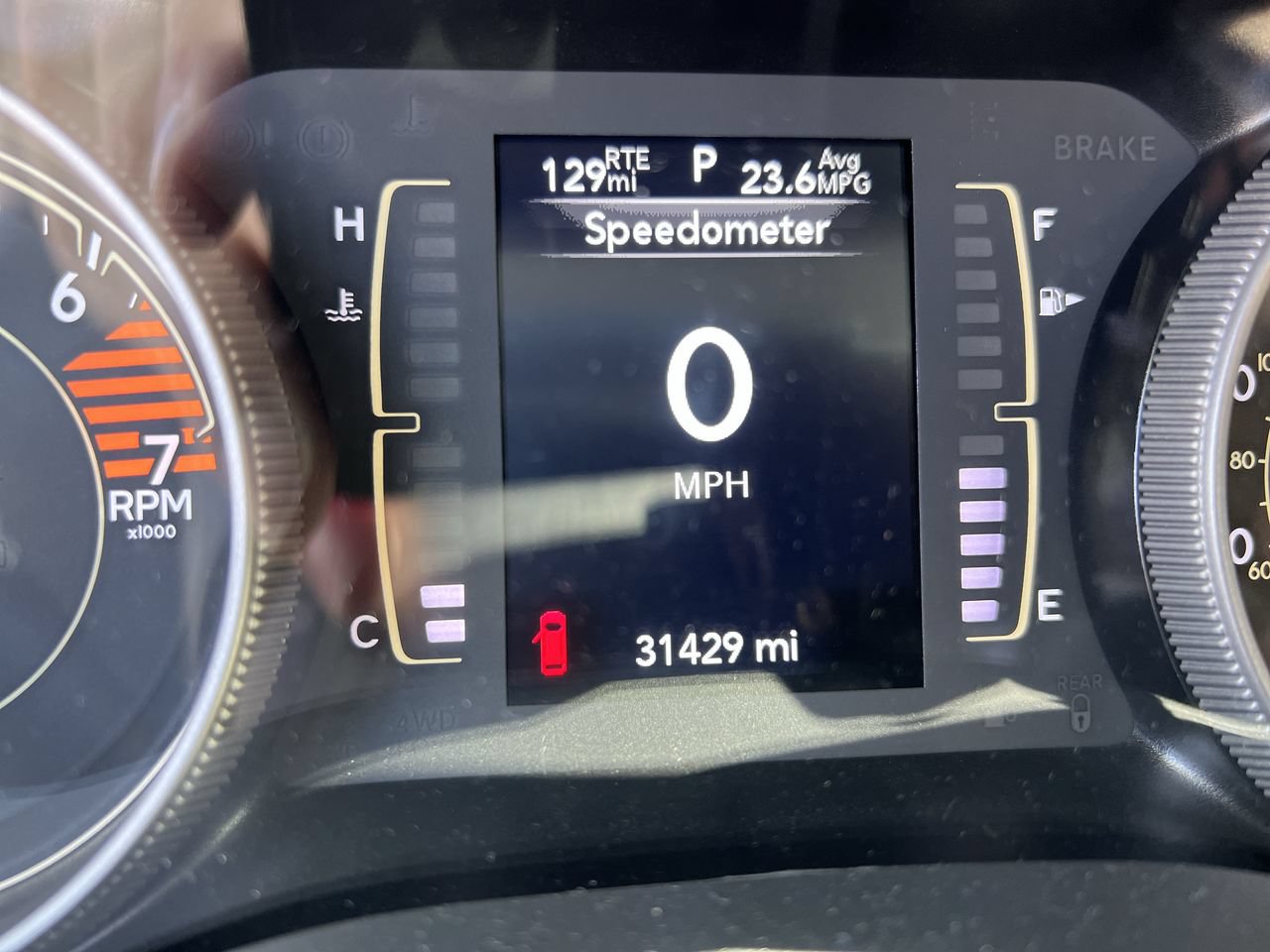 Used 2019 Jeep Cherokee Latitude w/ Popular Appearance Group FWD image 22