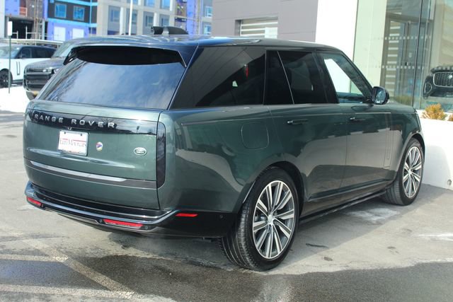 Used 2023 Land Rover Range Rover SE image 2