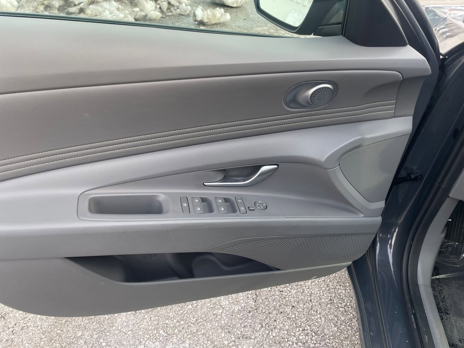 Used 2025 Hyundai Elantra SEL image 18