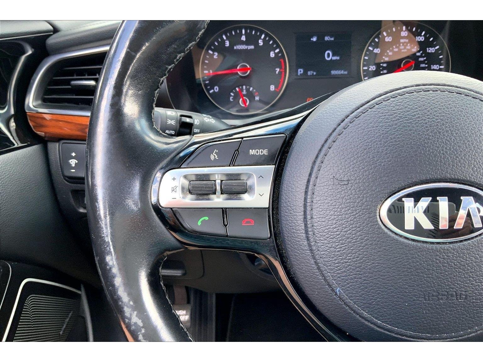 Used 2018 Kia Cadenza Premium w/ Luxury Package FWD image 15
