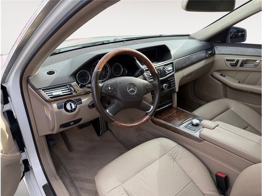 Used 2010 Mercedes-Benz E 350 4MATIC Sedan image 10