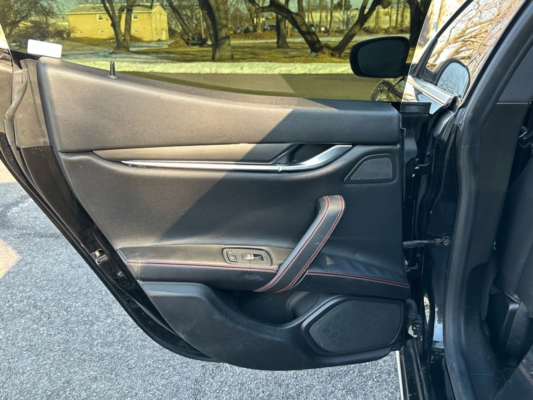 Used 2018 Maserati Ghibli S Q4 image 24