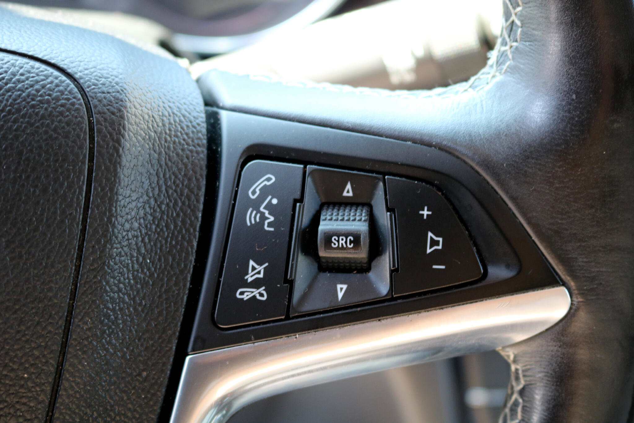 Used 2018 Buick Encore Preferred image 21