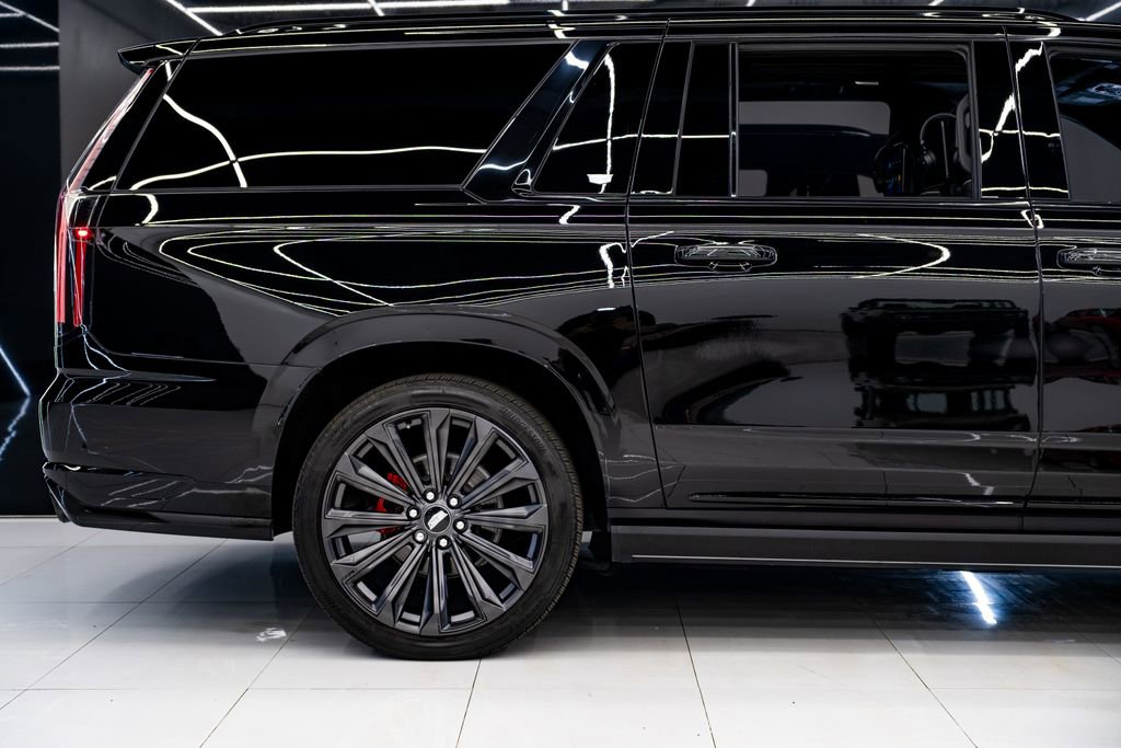 Used 2026 Cadillac Escalade ESV V AWD/4WD image 7