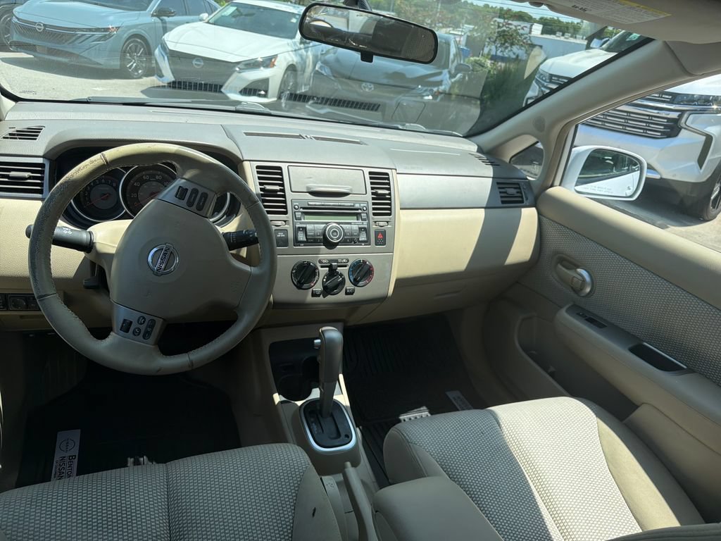 Used 2007 Nissan Versa Hatchback w/ Convenience Pkg FWD image 13
