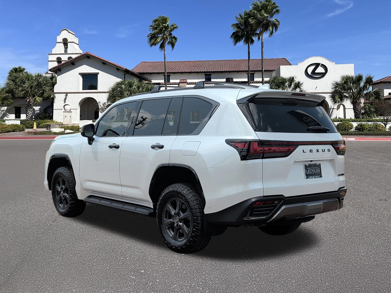 Used 2025 Lexus LX 700h Overtrail AWD/4WD image 4