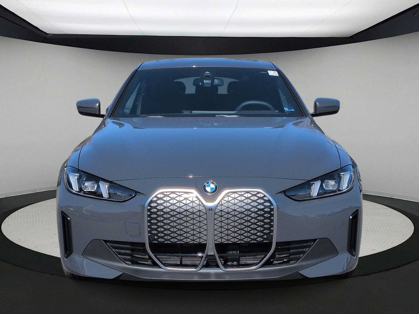 Used 2026 BMW i4 xDrive40i w/ Premium Package AWD/4WD image 3