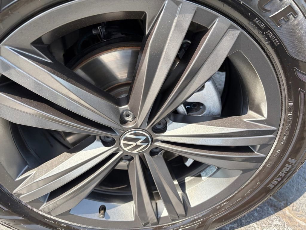 Certified 2022 Volkswagen Atlas SEL R-Line AWD/4WD image 31